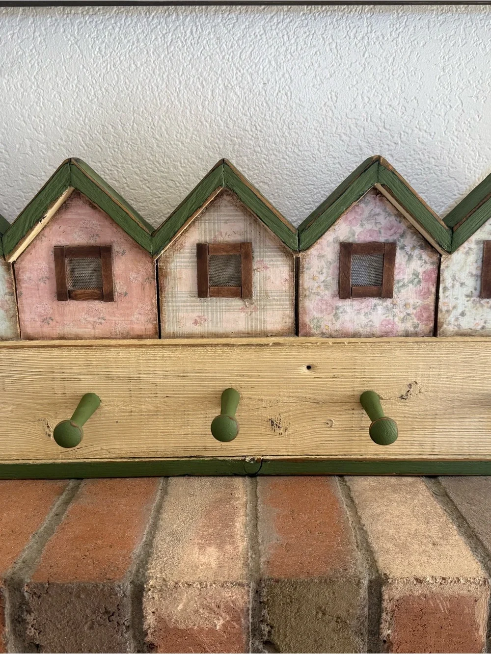 Wooden Cottage Wall Hook Rack in Green and Cream